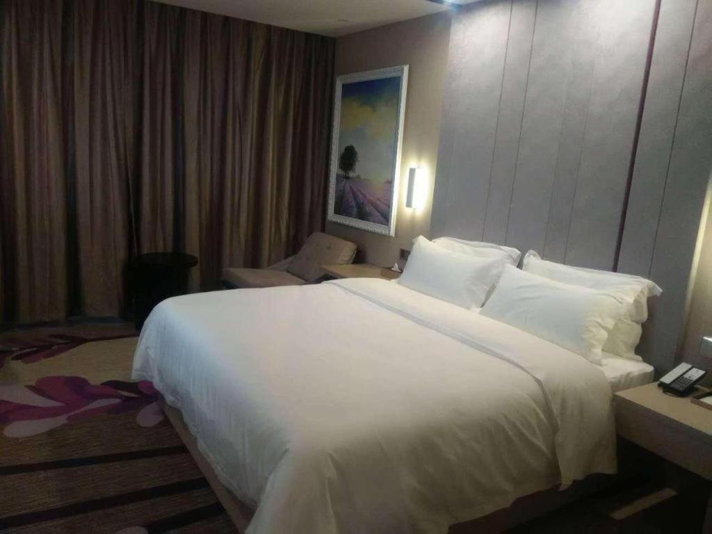 Lavande Hotel Nanchang Ai XI Hu Subway East Station Branch Esterno foto